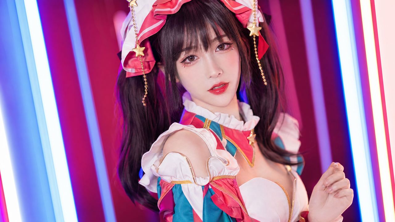 捷克街头美少女写真：国风少女二次元cosplay写真视频